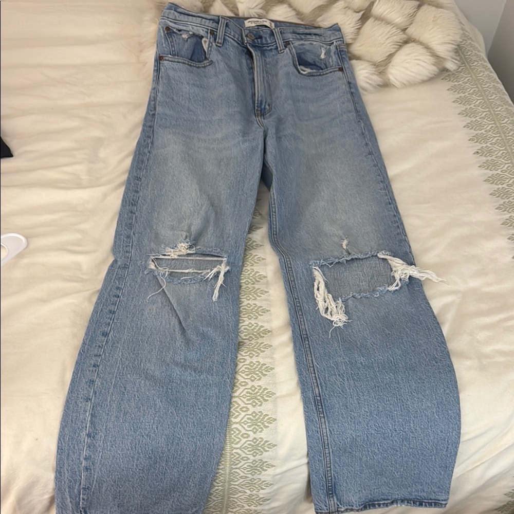 Abercrombie & Fitch High Rise Distressed Jeans - Light Blue